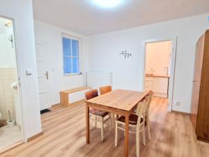 Pronájem bytu 3+1, Praha - Strašnice, Na výsluní, 76 m2
