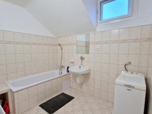 Pronájem bytu 3+1, Praha - Strašnice, Na výsluní, 76 m2