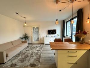 Pronájem bytu 2+kk, Praha, Kačírkova, 55 m2