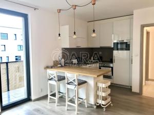 Pronájem bytu 2+kk, Praha, Kačírkova, 55 m2