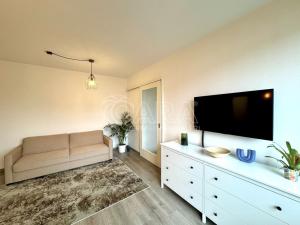 Pronájem bytu 2+kk, Praha, Kačírkova, 55 m2