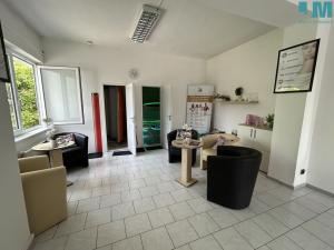 Pronájem obchodního prostoru, Znojmo, Holandská, 100 m2