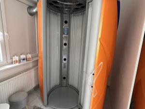 Pronájem obchodního prostoru, Znojmo, Holandská, 100 m2