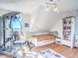 Prodej rodinného domu, Přezletice, 218 m2