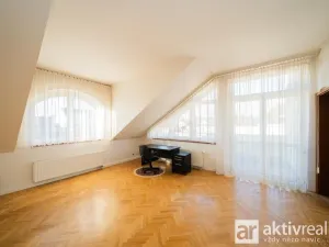 Prodej pozemku pro bydlení, Praha - Šeberov, K Hrnčířům, 2233 m2