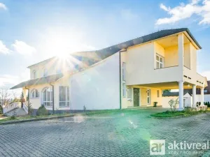 Prodej komerčního pozemku, Praha - Šeberov, K Hrnčířům, 2233 m2