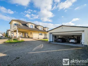 Prodej komerčního pozemku, Praha - Šeberov, K Hrnčířům, 2233 m2