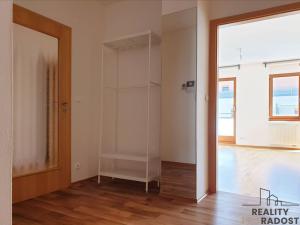 Pronájem bytu 2+kk, Praha, Schwarzenberská, 75 m2
