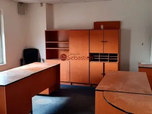 Pronájem výrobních prostor, Hradec Králové - Třebeš, V Mlejnku, 340 m2