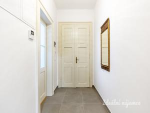 Pronájem bytu 2+kk, Praha - Bubeneč, Čs. armády, 51 m2