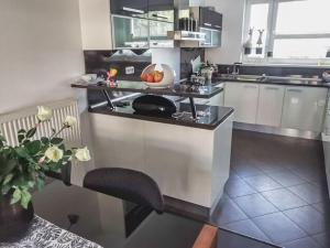 Prodej rodinného domu, Praha - Újezd nad Lesy, Lutínská, 184 m2