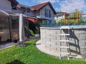 Prodej rodinného domu, Praha - Újezd nad Lesy, Lutínská, 184 m2