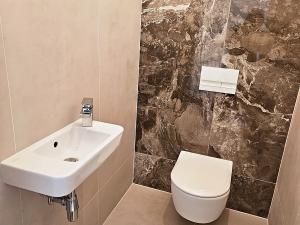 Pronájem bytu 1+kk, Brno, Komárovská, 40 m2