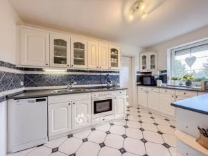 Prodej rodinného domu, Znojmo - Přímětice, Lipová, 161 m2