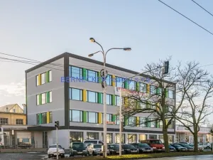 Prodej kanceláře, Hradec Králové - Kukleny, Pražská třída, 1600 m2
