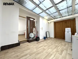 Pronájem obchodního prostoru, Olomouc, Šemberova, 99 m2