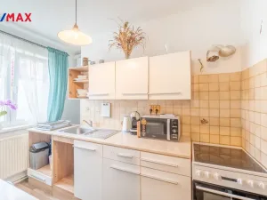 Prodej bytu 3+1, Říčany - Voděrádky, Krabošická, 58 m2