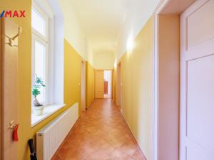 Pronájem bytu 4+1, Karlovy Vary, Jaltská, 108 m2