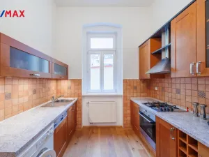 Pronájem bytu 4+1, Karlovy Vary, Jaltská, 108 m2