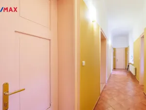 Pronájem bytu 4+1, Karlovy Vary, Jaltská, 108 m2