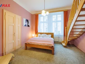 Pronájem bytu 4+1, Karlovy Vary, Jaltská, 108 m2