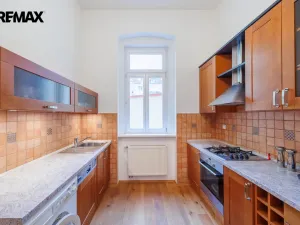 Pronájem bytu 4+1, Karlovy Vary, Jaltská, 108 m2