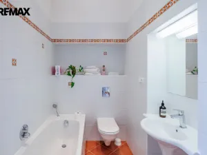 Pronájem bytu 4+1, Karlovy Vary, Jaltská, 108 m2