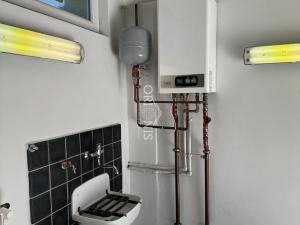 Pronájem výrobních prostor, Chomutov, 147 m2