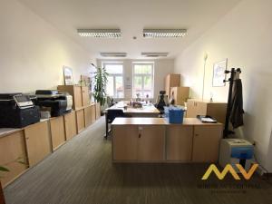 Pronájem kanceláře, Hradec Králové, Československé armády, 259 m2