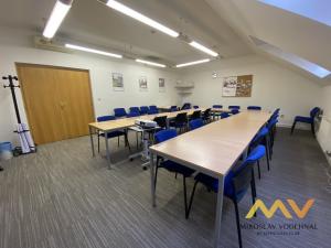 Pronájem kanceláře, Hradec Králové, Československé armády, 259 m2