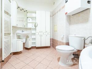 Pronájem bytu 4+kk, Praha - Vinoř, Labětínská, 116 m2