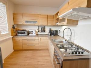 Prodej bytu 3+1, Ústí nad Labem - Neštěmice, Seifertova, 83 m2