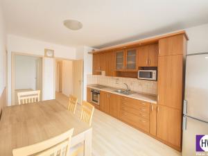 Prodej bytu 3+kk, Praha, Na Harfě, 95 m2