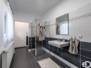 Pronájem rodinného domu, Kolín - Sendražice, Karla Legera, 150 m2