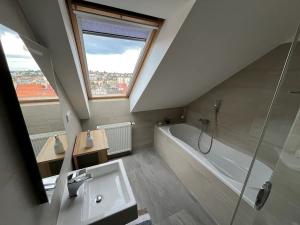 Pronájem bytu 3+1, Praha - Břevnov, Hošťálkova, 125 m2