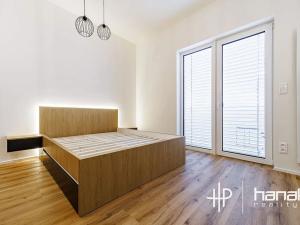 Pronájem bytu 1+kk, Brno, Komárovská, 38 m2