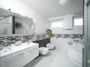 Prodej rodinného domu, Zaječí, Sadařská, 238 m2