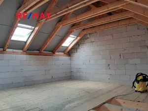 Prodej obchodního prostoru, Tišice, Jarní, 177 m2