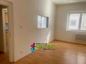 Pronájem bytu 3+1, České Budějovice, V. Špály, 68 m2