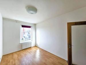 Pronájem bytu 2+kk, Praha - Zličín, Sazovická, 58 m2