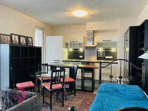 Pronájem bytu 1+kk, Praha - Stodůlky, Na Výrovně, 55 m2