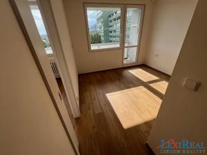 Pronájem bytu 2+kk, Praha - Motol, Hennerova, 32 m2