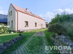 Prodej rodinného domu, Bezvěrov - Chudeč, 180 m2