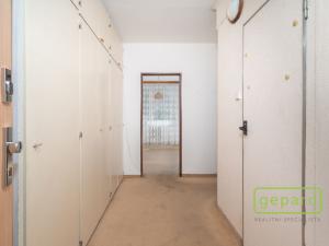 Prodej bytu 2+kk, Praha, Střelničná, 44 m2