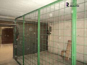 Pronájem garážového stání, Kladno - Kročehlavy, Americká, 18 m2