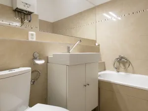 Pronájem bytu 2+1, Praha - Vysočany, Novovysočanská, 56 m2