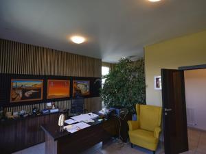 Prodej výrobních prostor, Roudnice nad Labem, Hornická, 5741 m2