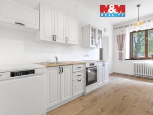 Prodej rodinného domu, Paskov, Komenského nábřeží, 200 m2