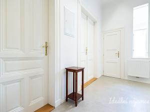 Pronájem bytu 2+1, Praha - Nové Město, Pštrossova, 70 m2