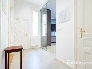 Pronájem bytu 2+1, Praha - Nové Město, Pštrossova, 70 m2